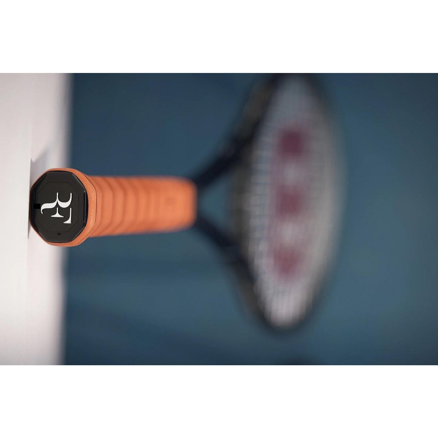 Основен грип Wilson RF Roger Federer Premium за тенис ракета с RF лого и естествена кожа