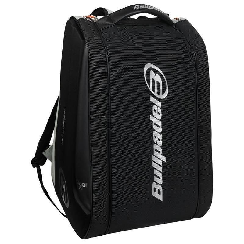 BULLPADEL Hack padel thermal bag - model in black and gray