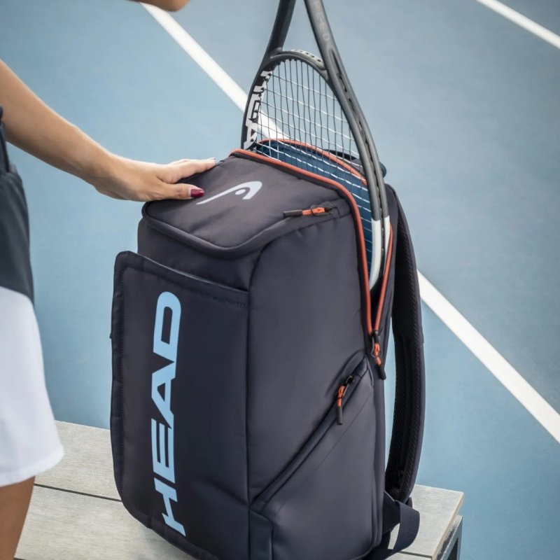 Head Pro 28L Navy Blue backpack for tennis, with space for a racket and a convenient urban design