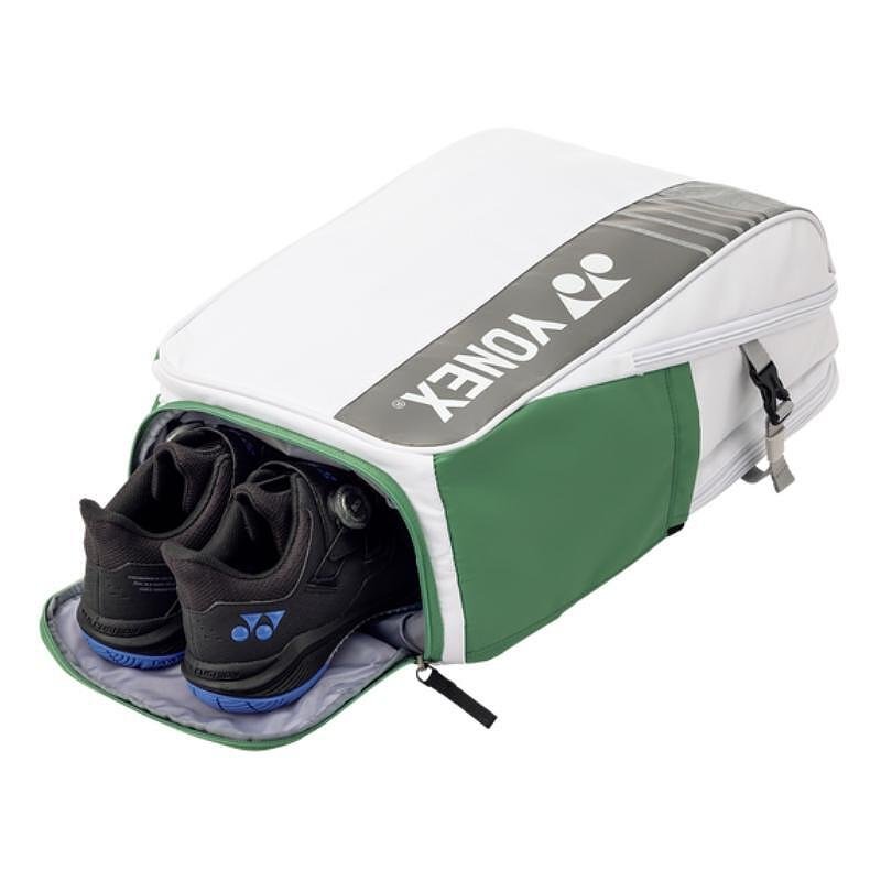Rucsac Yonex Club White – rucsac de tenis alb cu compartimente pentru rachete, pantofi și echipament pentru antrenamente și uz zilnic