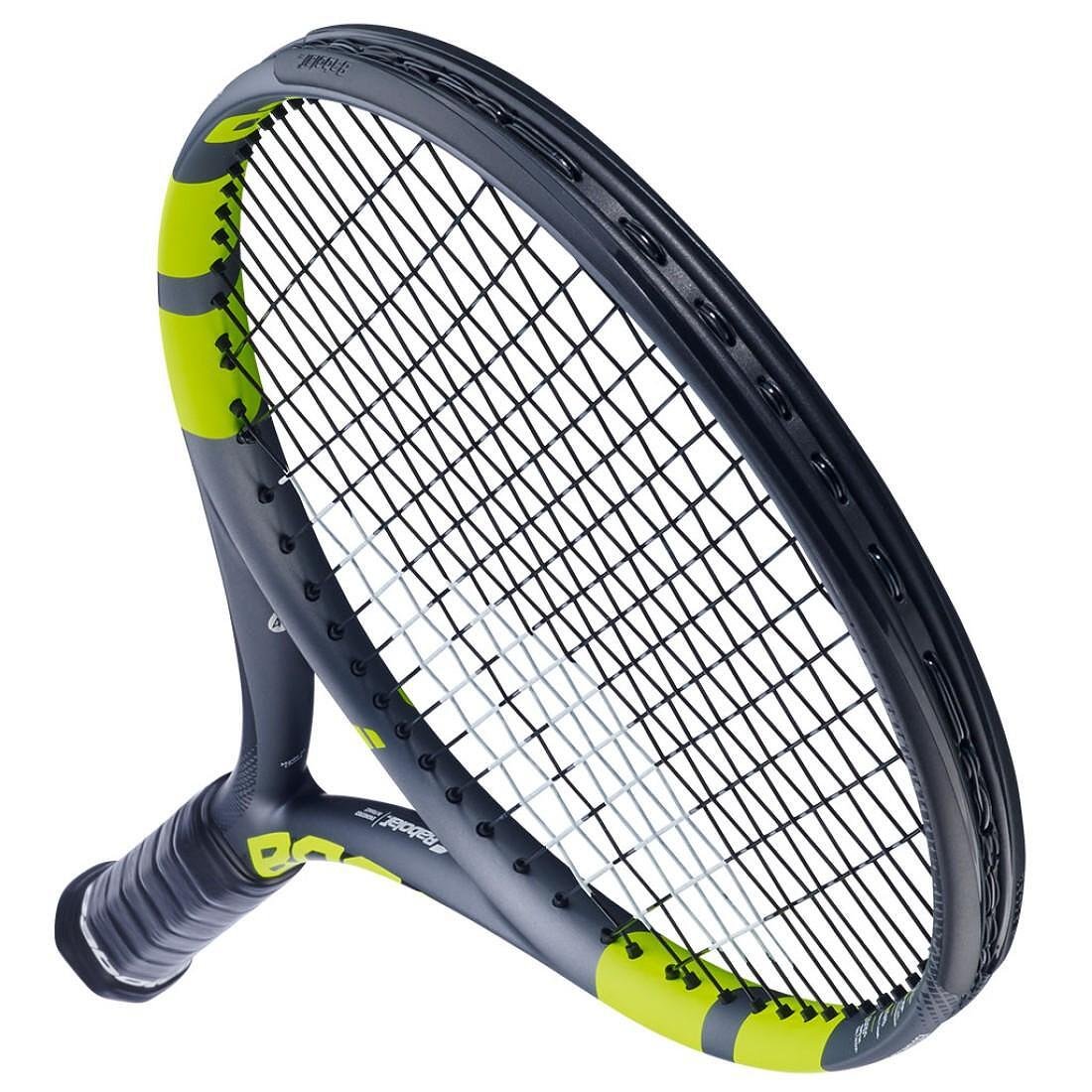 Rachetă de tenis Babolat Boost Aero – rachetă de tenis ușoară și comodă pentru începători și amatori, cu corzile preînnodate.