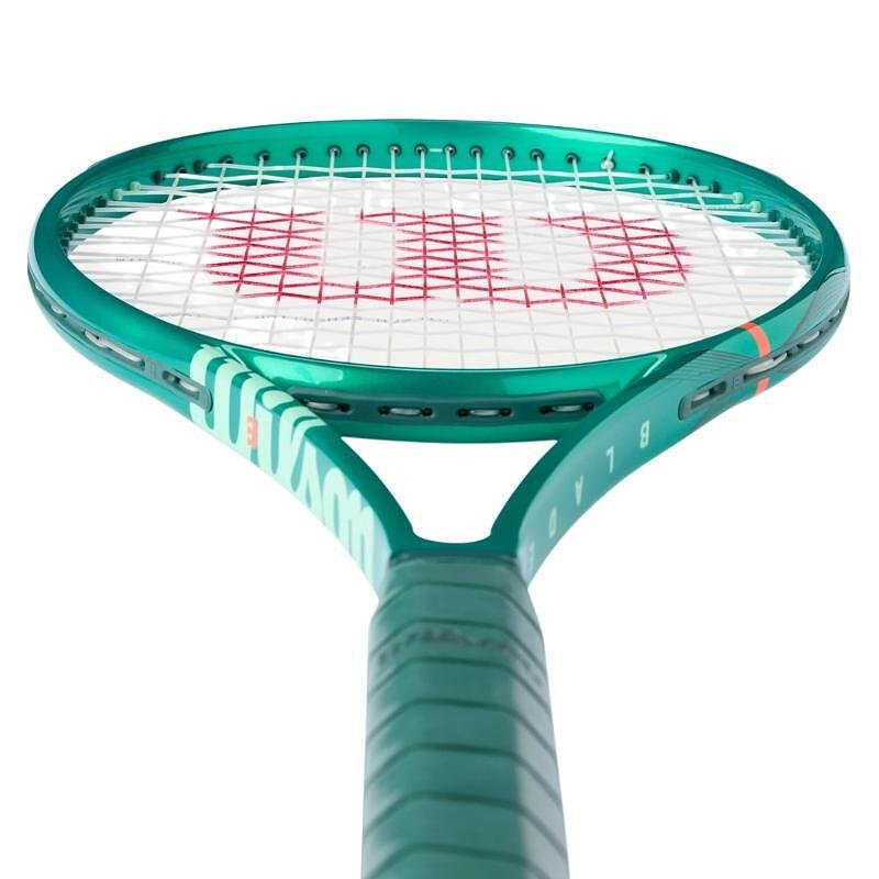 Wilson Blade 100L V10 tennis racket - a light, maneuverable, and controlled racket for comfortable play.