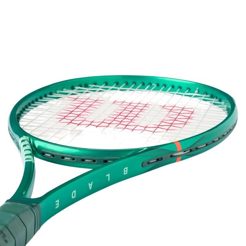 Tennis racket Wilson Blade 100UL V10 with lightweight construction, control and maneuverability for young players