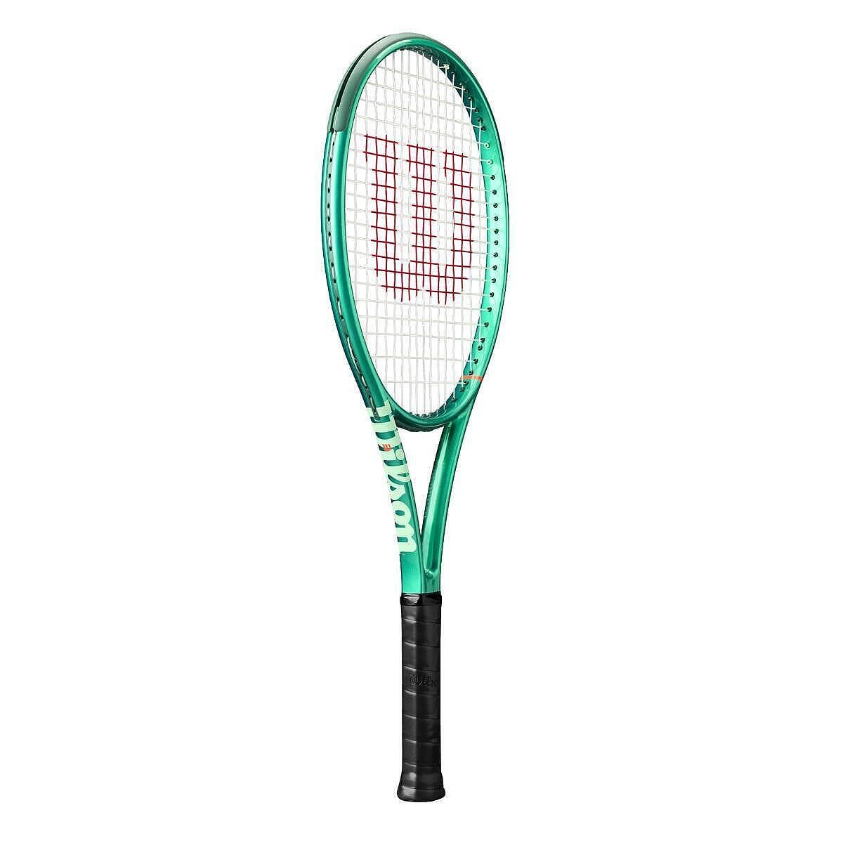 Wilson Blade 101 Team V10 tennis racket – a lightweight, maneuverable and pre-strung racket for control and comfort.