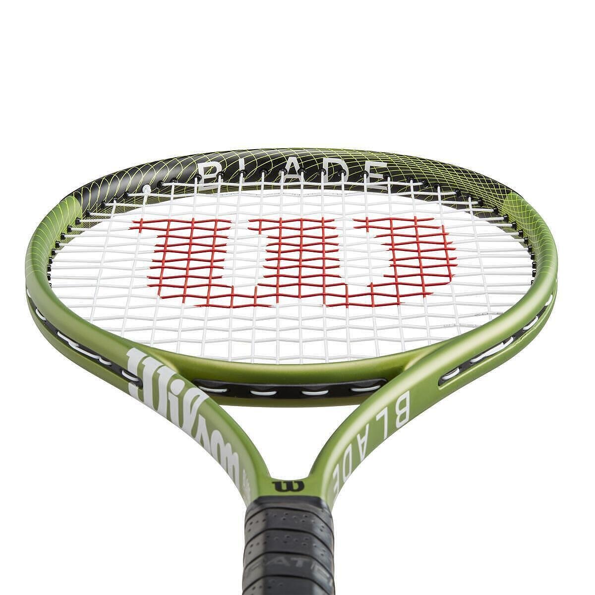 Rachetă de tenis Wilson Blade Feel 100 cu tehnologie BLX și control excelent pentru competitori de club
