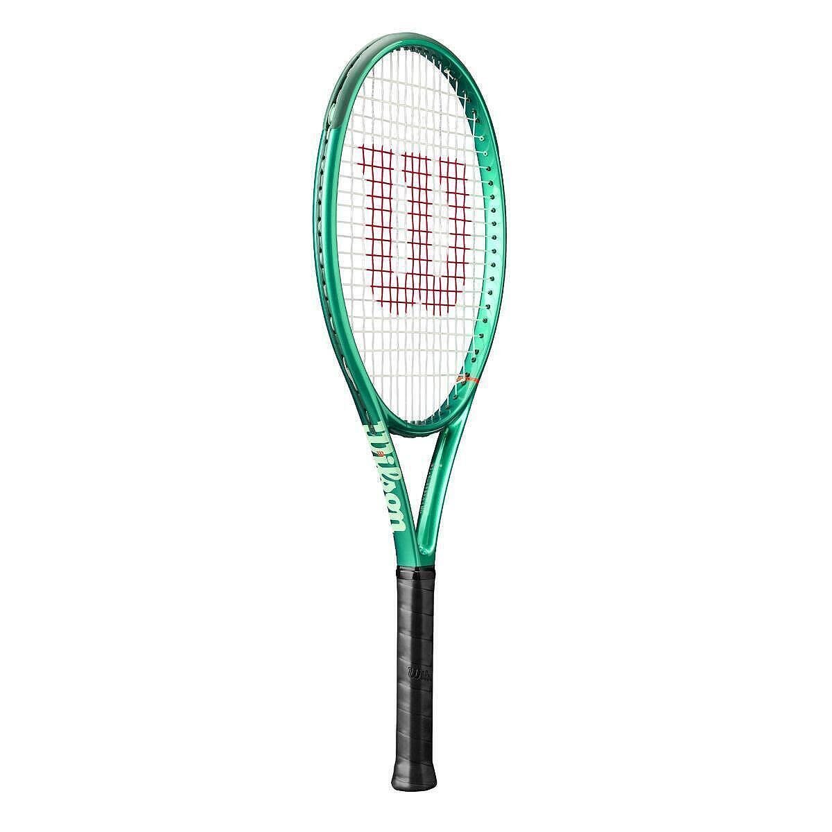 Wilson Blade 26 V10 tennis racket for young tennis players, lightweight and stable with control and comfort, inspired by Wilson Blade.