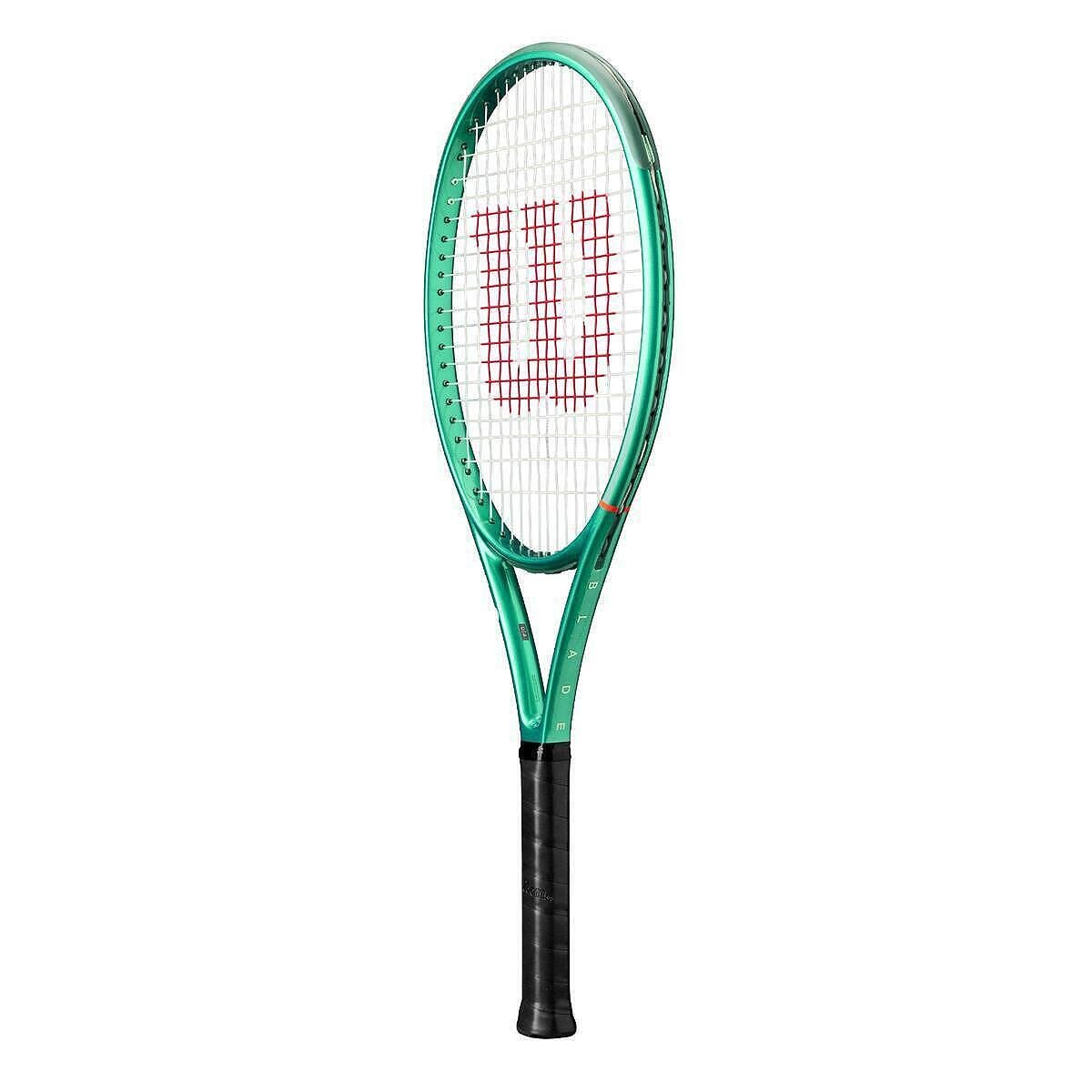 Wilson Blade 26 V10 tennis racket for young players, lightweight and stable, with control and confidence on the court