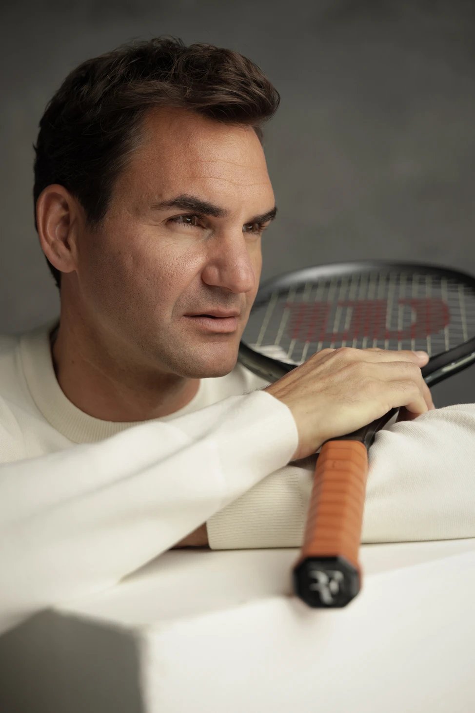Wilson RF 01 16x19 tennis racket – a premium Wilson racket, inspired by Roger Federer, for control and maneuverability.