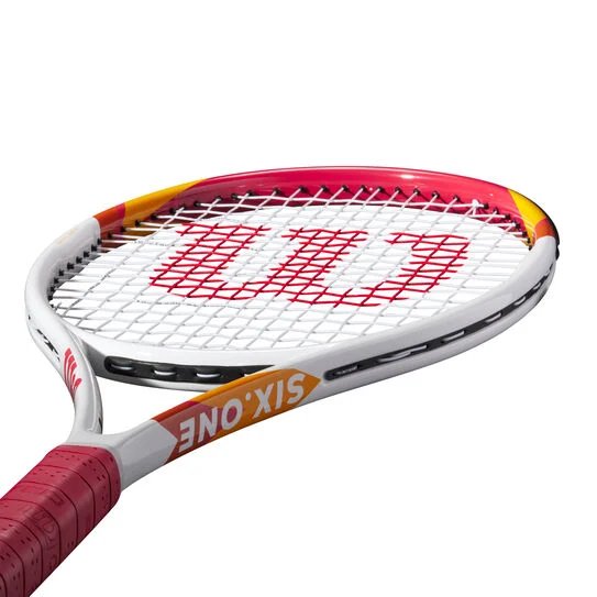 Rachetă de tenis Wilson Six One – preîncordată, manevrabilă și puternică pentru control și spin. Rachete de tenis Wilson.