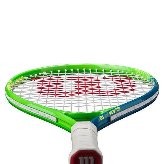Wilson Slam Jr 19 Boys tennis racket for children, a lightweight and durable beginner Wilson racket with an AirLite Alloy frame