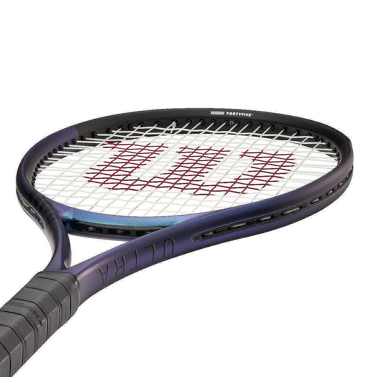 Rachetă de tenis Wilson Ultra 100 V4.0 cu tehnologia FortyFive pentru putere, spin și stabilitate
