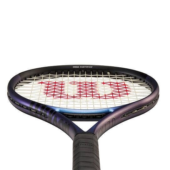 Rachetă de tenis Wilson Ultra 100L V4.0 cu construcție ușoară, stabilitate și confort pentru un joc puternic