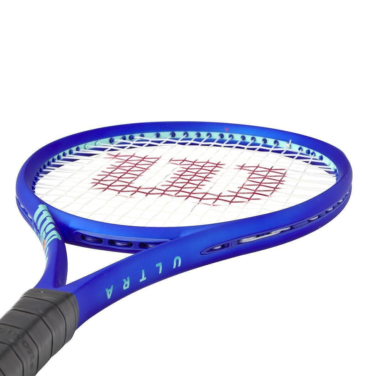Wilson Ultra 100L V5 tennis racket – a light and powerful Wilson tennis racket for control and comfort