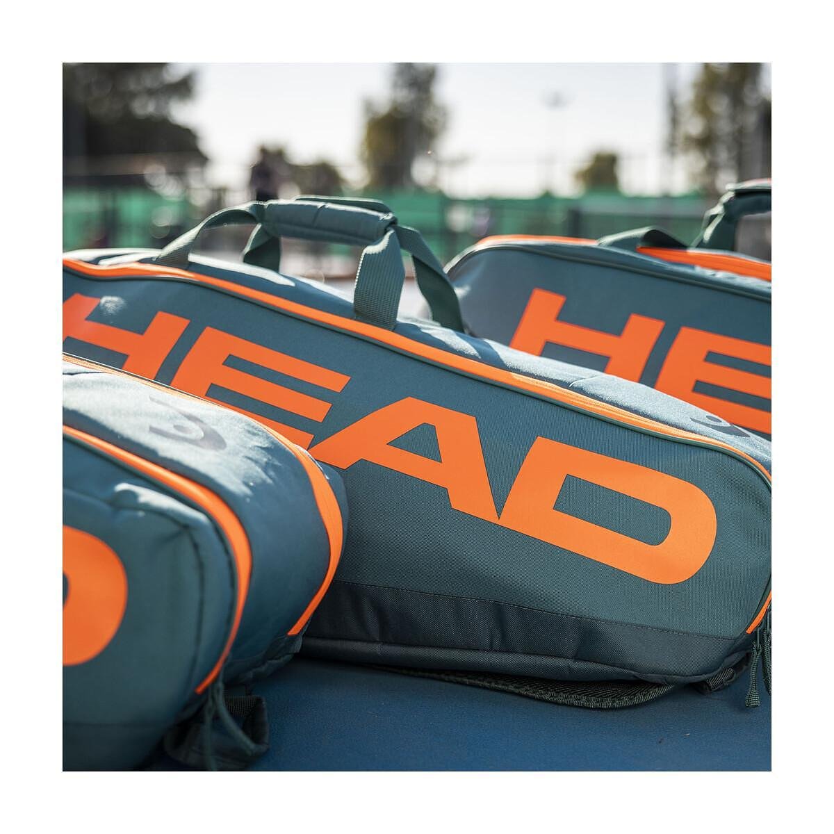 Тенис сак HEAD PRO RACQUET TENNIS BAG M - 6 ракети – модерен тенис сак за тенис екипировка и 6 ракети.