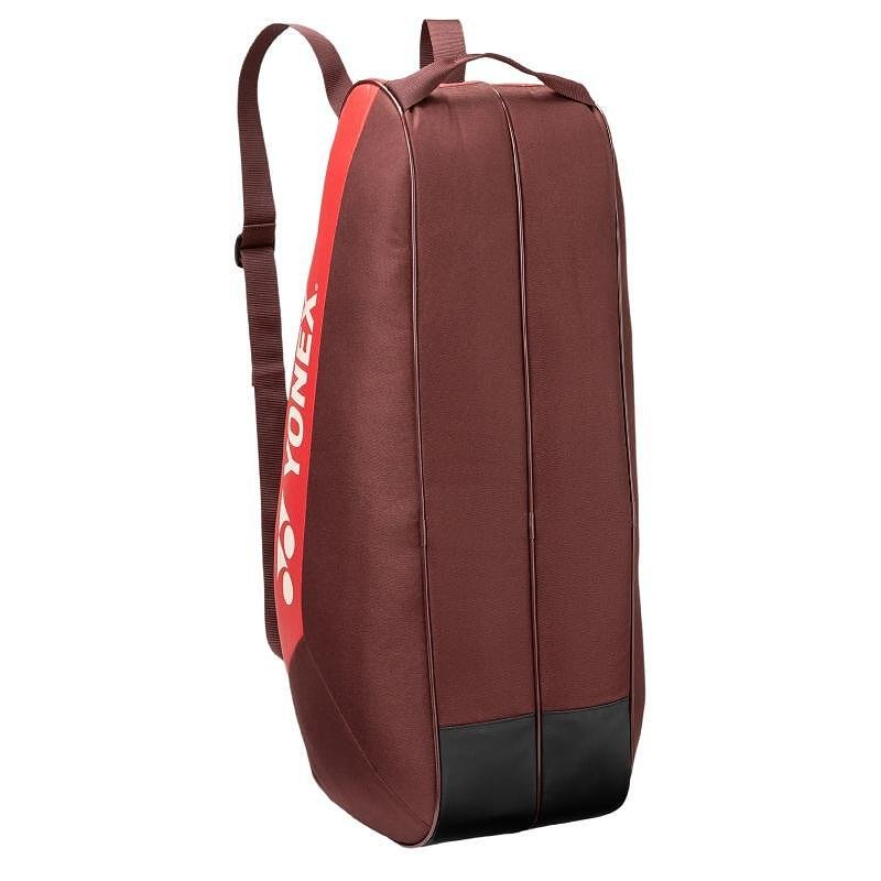 YONEX TEAM Ruby Red thermal bag - 6 rackets – stylish Yonex tennis bag with a compartment for 6 rackets and shoes.