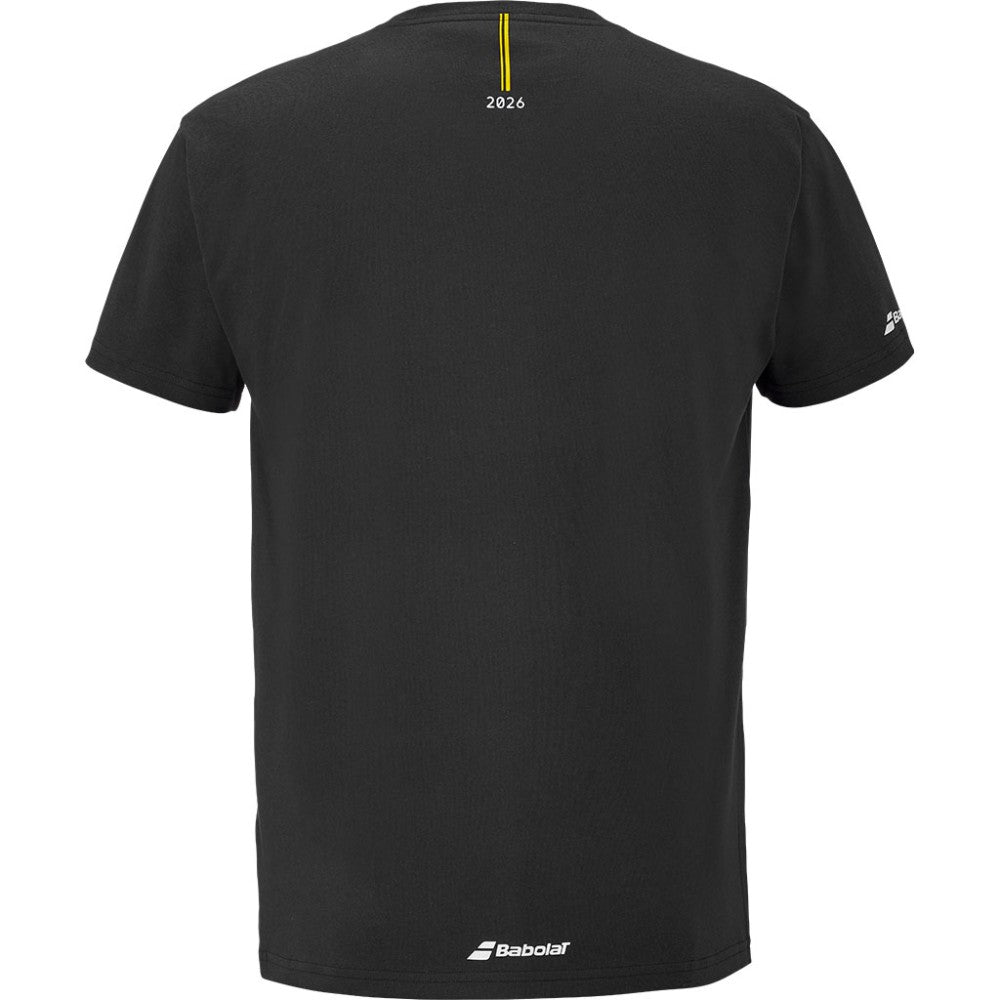 Мъжка тениска Babolat Exercise Message Tee Black -  80% памук и 20% рециклиран полиестер. Меко усещане при носене, дишаща материя, бързосъхнещи свойства и висока издръжливост при ежедневна употреба. Класическата кройка в черен цвят