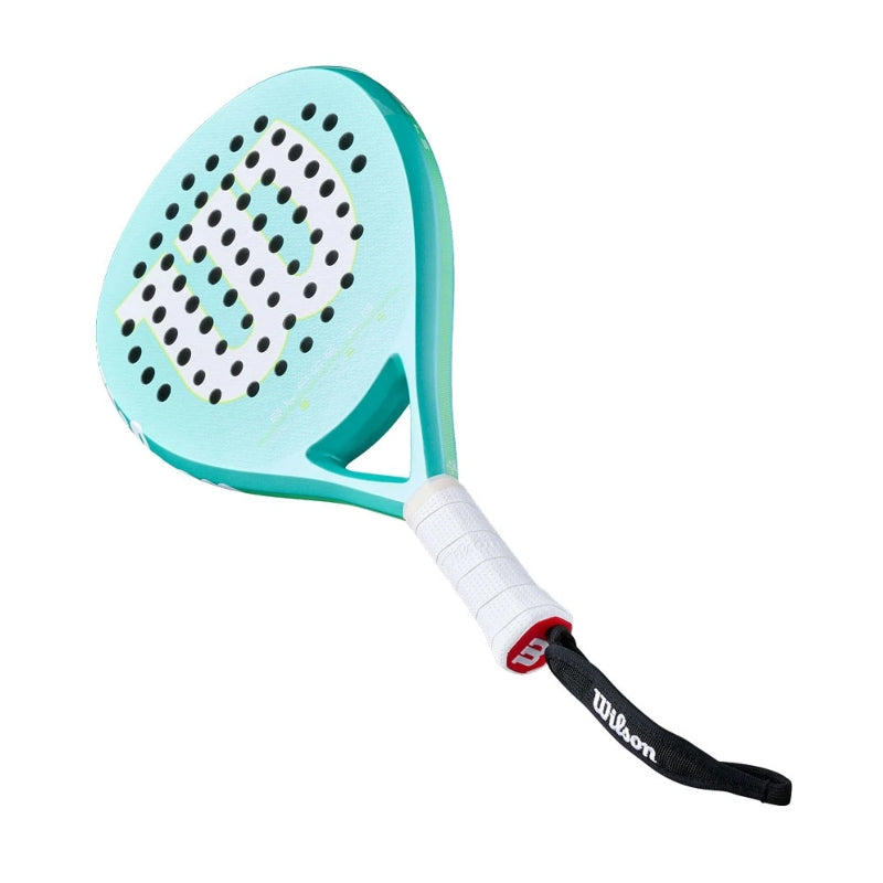 Падел ракета Wilson Blade LS V4 в светло син цвят с характеристики за комфортна игра и добра комбинация от контрол.