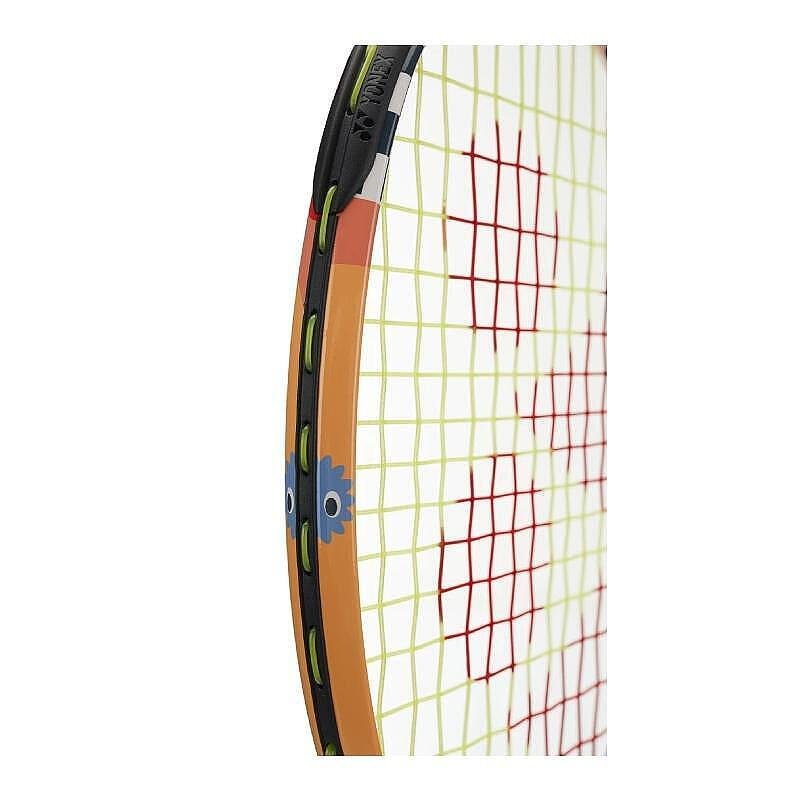 Rachetă de tenis Yonex Junior 19 Coral Orange pentru copii 4-6 ani, ușoară și comodă pentru control, tehnică și încredere pe teren.