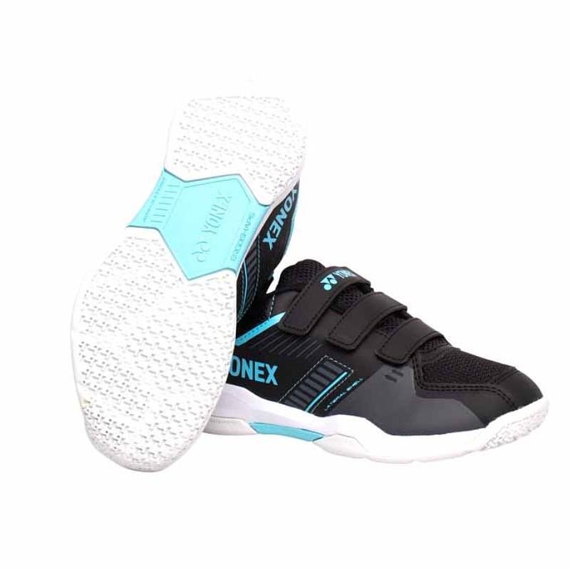 Kids' Yonex PC STRIDER FLOW Belt Black/Blue court sneakers, stable and comfortable, for young athletes and quick movement.