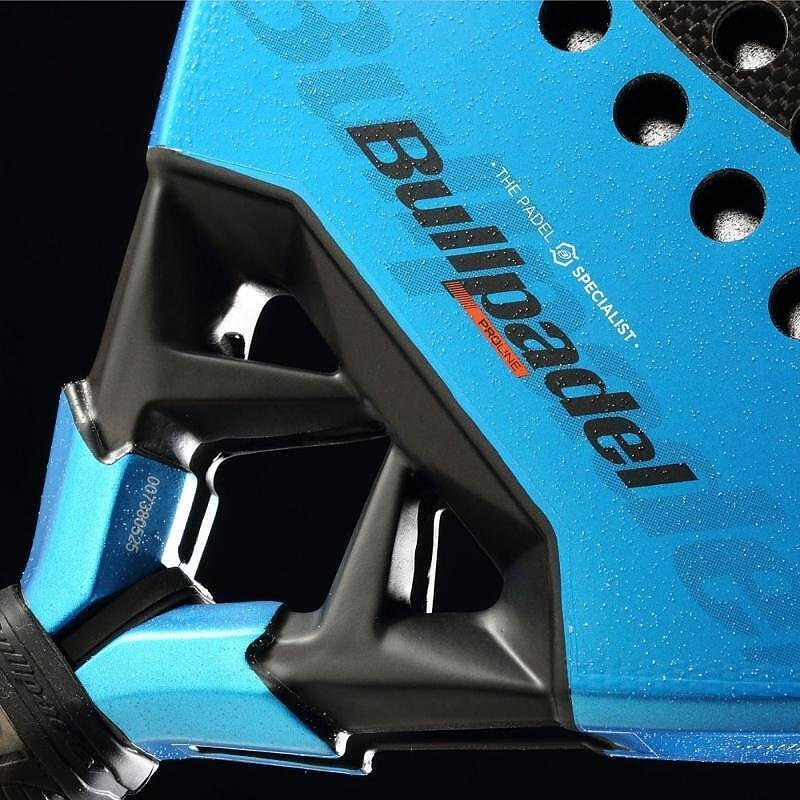 Rachetă de padel Bullpadel Vertex 05 GEO – formă geometrică, design agresiv și putere maximă pentru joc profesionist