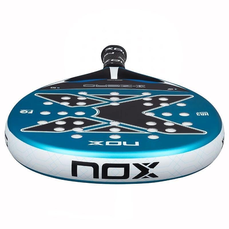 Rachetă de padel NOX X-Zero Blue– ușoară, confortabilă și cu control, potrivită pentru jucători începători și de nivel intermediar.