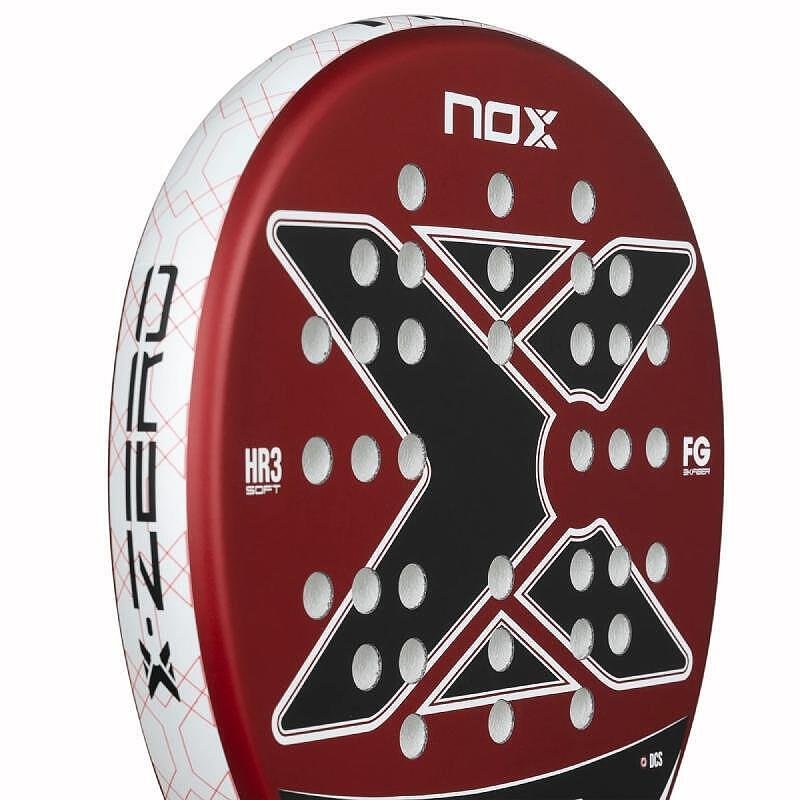 Rachetă de padel X-Zero – ușoară, confortabilă și cu bun control, potrivită pentru începători și jucători intermediari.