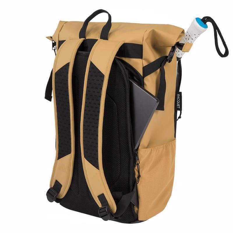 Rucsac de padel Adidas Multigame 3.4 maro - cu închidere Rolltop, compartimente căptușite pentru laptop și accesorii, buzunare laterale din plasă și bază întărită – potrivit pentru utilizare zilnică