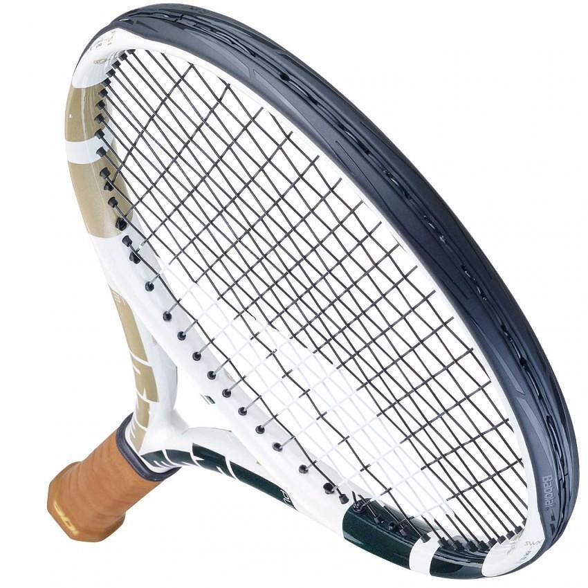 Rachetă de tenis Babolat Pure Drive Team Wimbledon Gen10 – o rachetă de tenis ușoară și versatilă cu design modern Wimbledon.