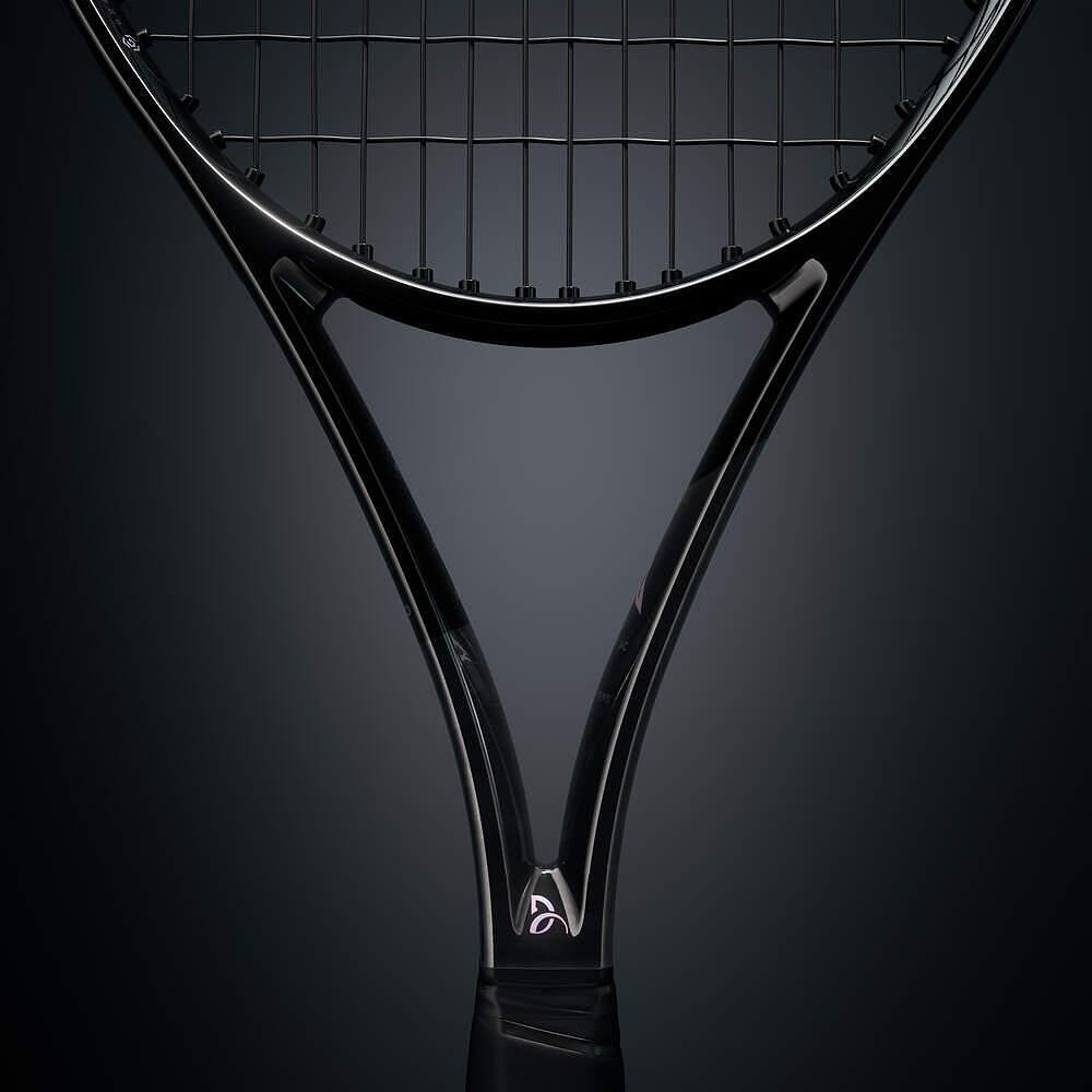 Rachetă de tenis HEAD Speed MP Legend 2024 - design elegant negru, cu aspect premium și detalii exclusive