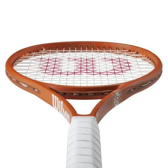 Rachetă de tenis Wilson Blade 98 V9.0 16X19 RG – rachetă Wilson Blade de turneu, precisă, pentru control și stabilitate.
