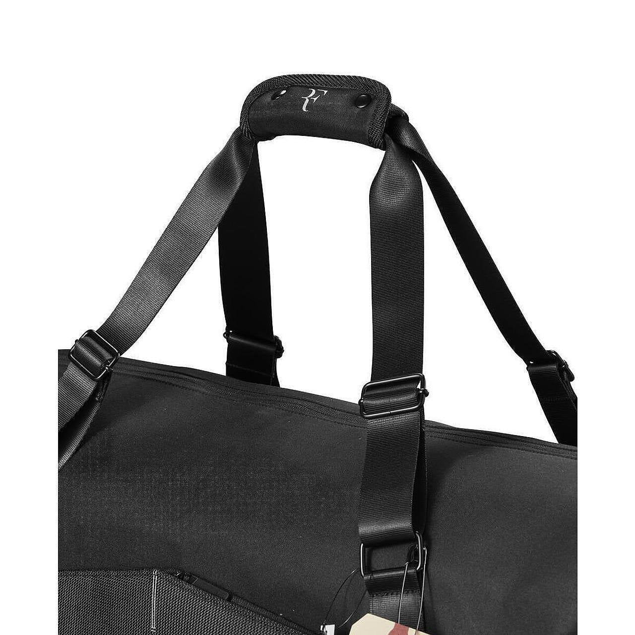 Тенис сак Wilson RF Roger Federer Duffel - 6 ракети, стилен черен тенис сак Wilson за тенис екипировка и тенис ракети