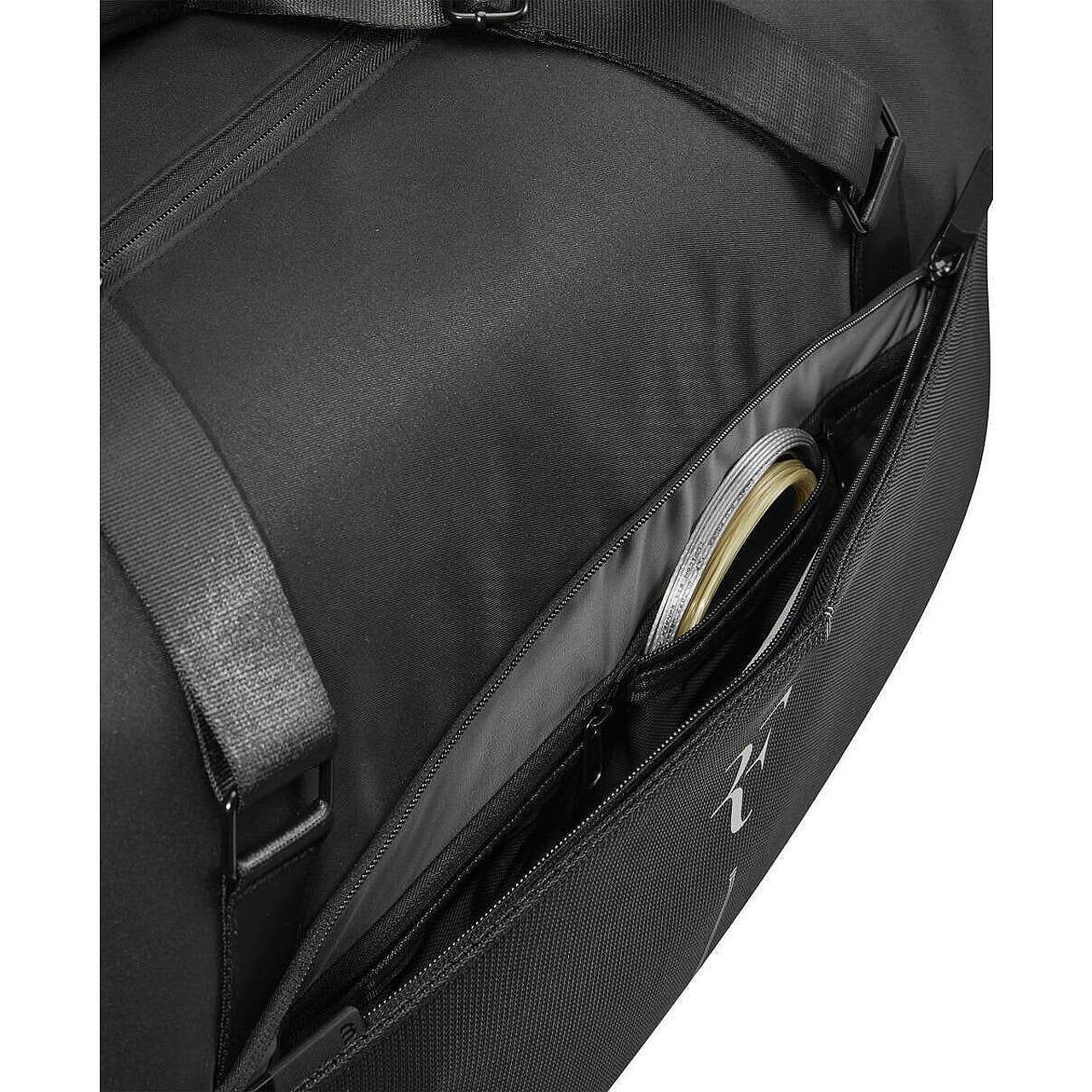 Тенис сак Wilson RF Roger Federer Duffel - 6 ракети, черен тенис сак Wilson с джоб за аксесоари и място за 6 ракети