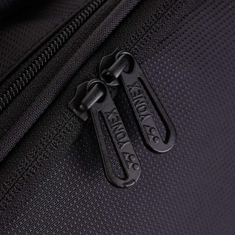 Термобег YONEX PRO BAG Black - 9 ракети, черен тенис сак с YONEX ципове за тенис екипировка и ракети